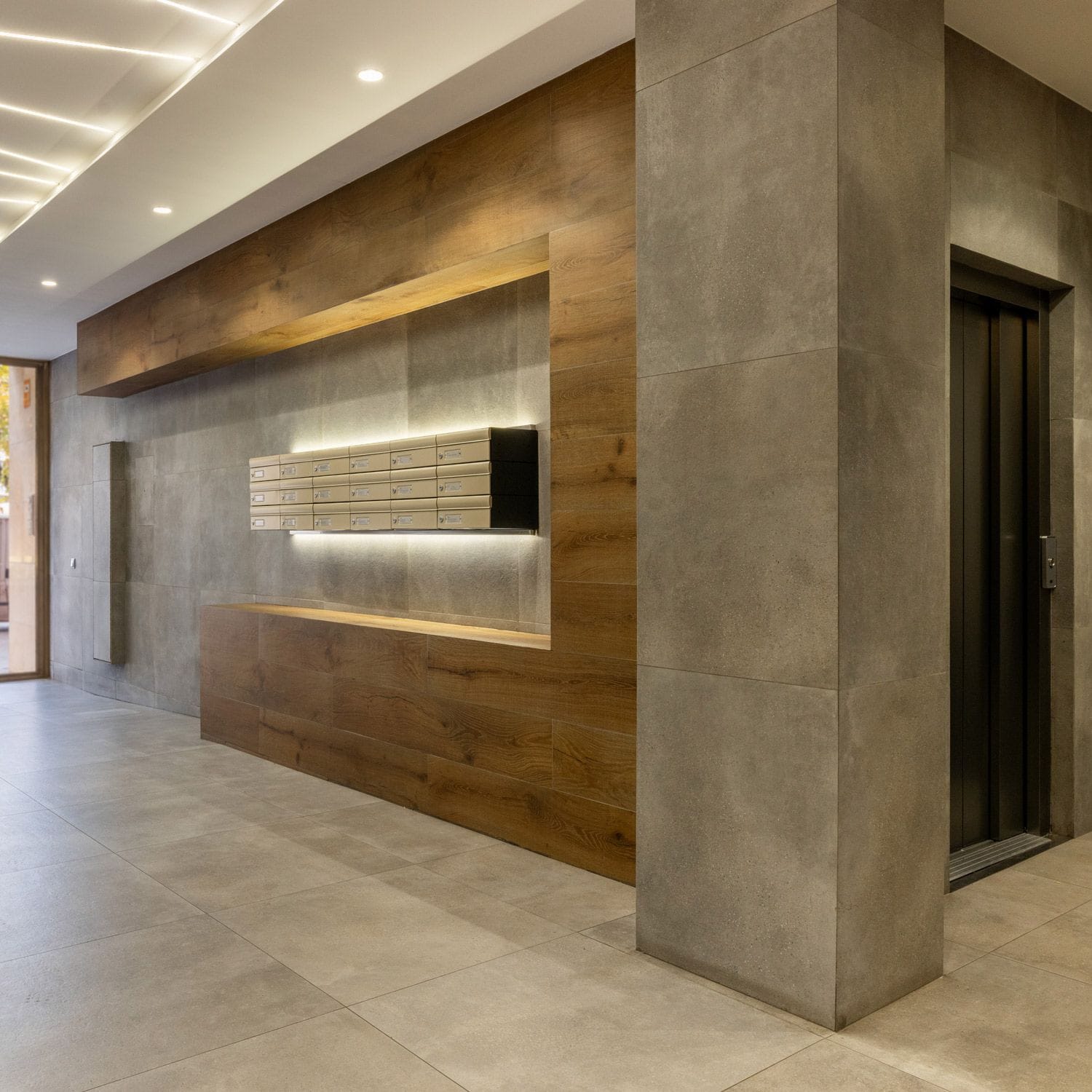 Disseny del hall de l'edifici situat al Passeig de Ronda 154 de Lleida